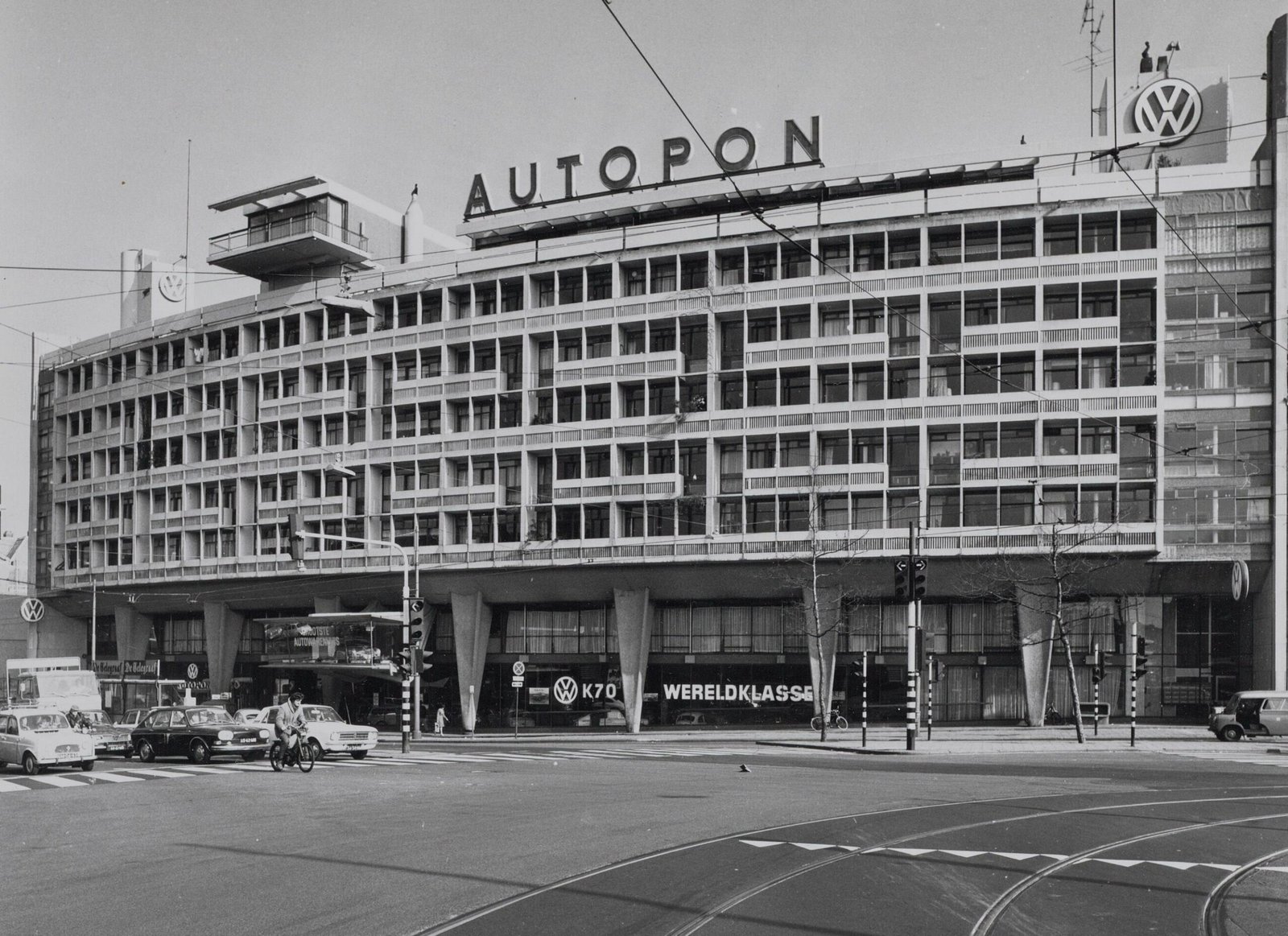 Het Autopon gebouw aan de Overtoom