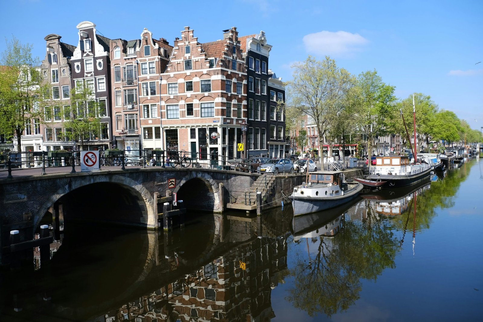 Zo vergeet je nooit meer de volgorde van de Amsterdamse grachten