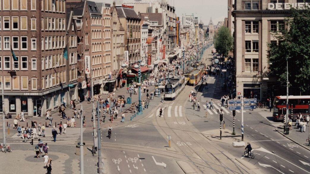 Een foto van De Dam uit juli 1996