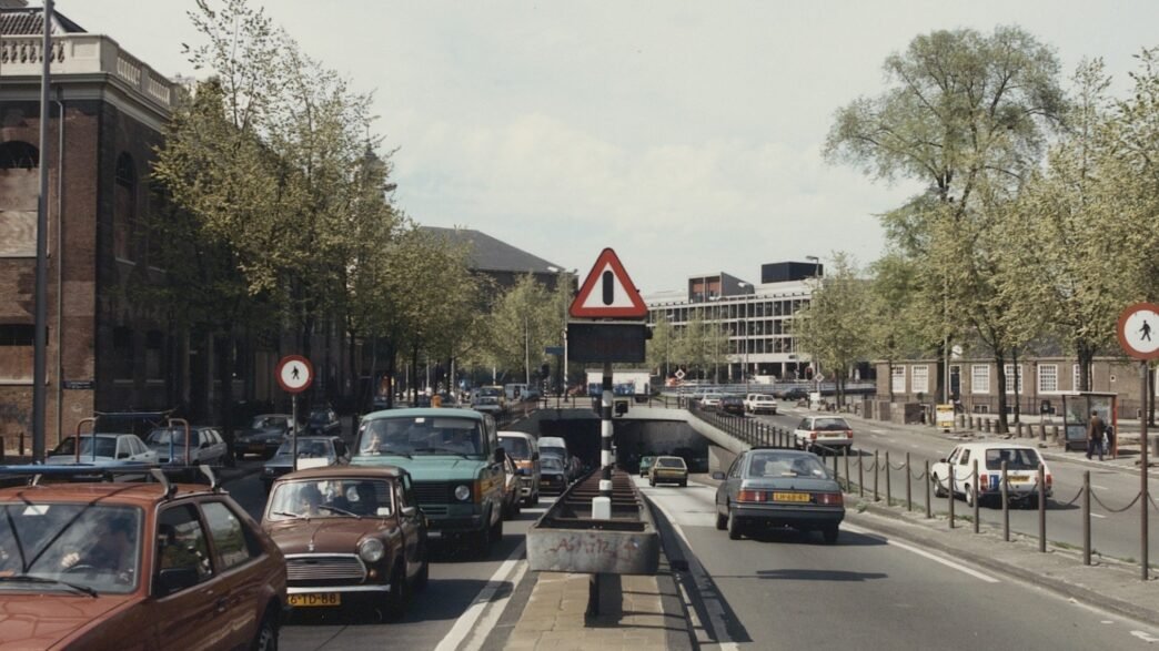 Mr. Visserplein gezien vanuit de Weesperstraat