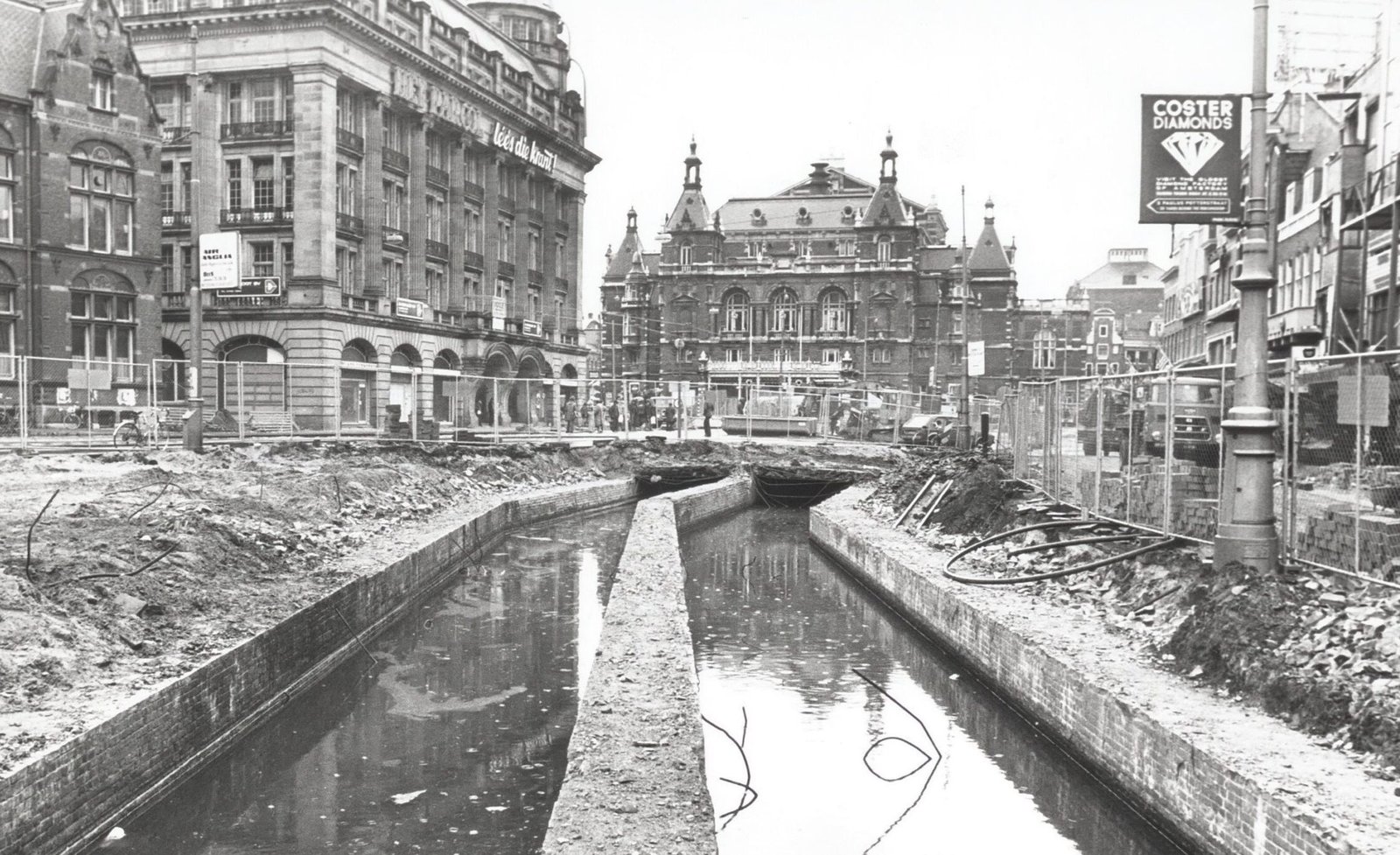 Er lopen nog grachten onder het Leidseplein en de Nieuwmarkt
