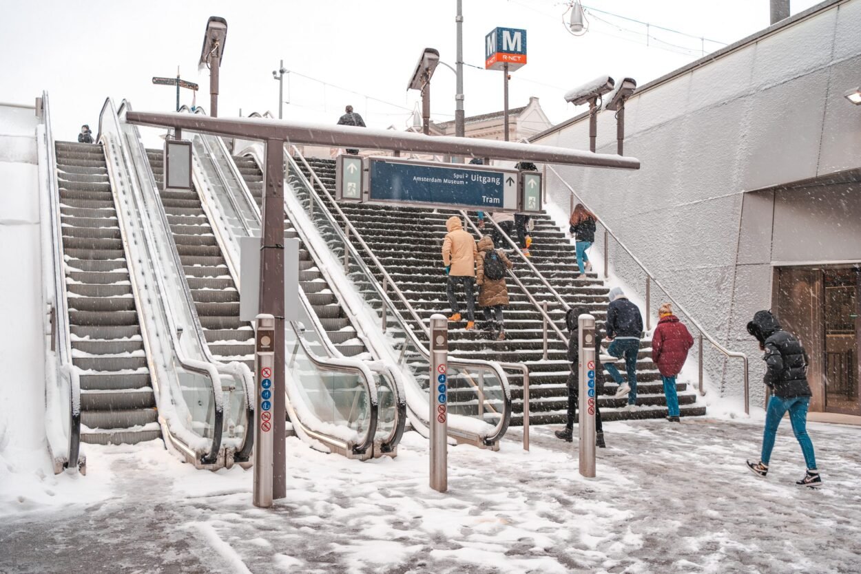 Mensen in metrostation