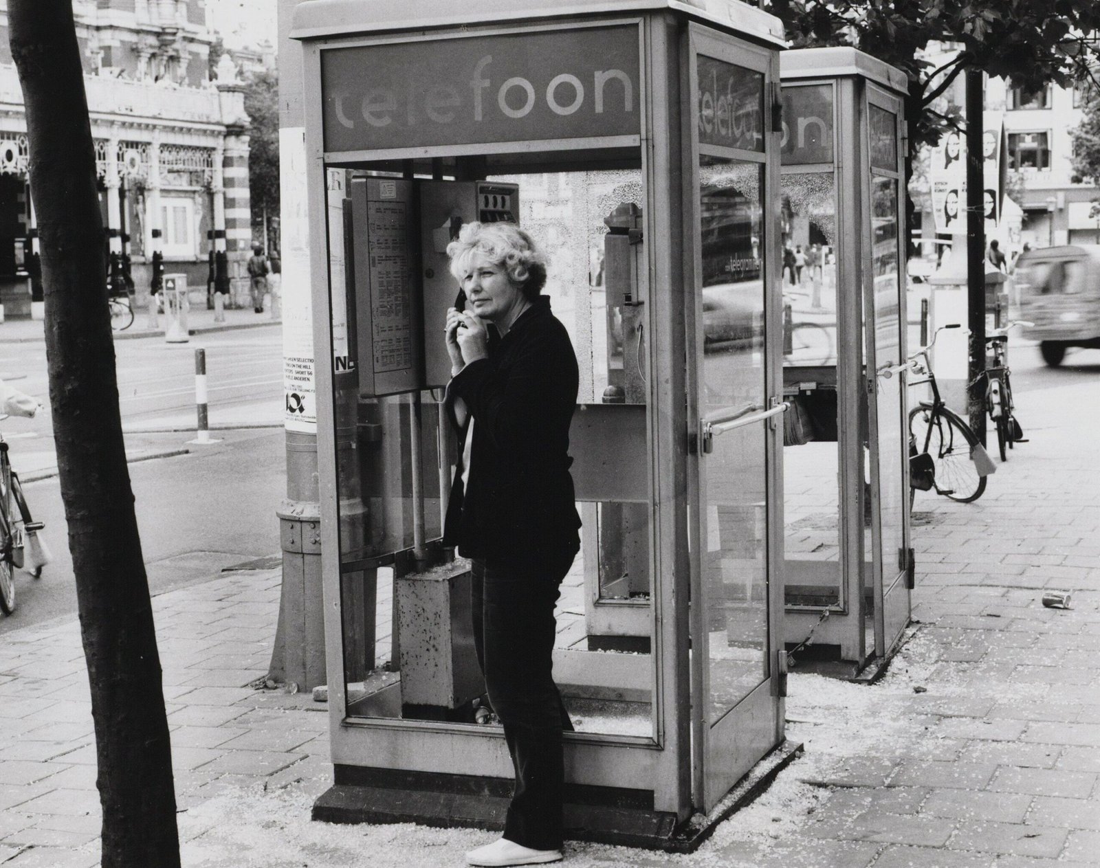 Stadsbeeld: Vernielde telefooncellen op het Leidseplein